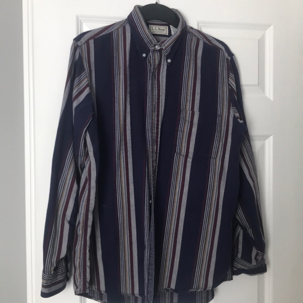 LL Bean button down ☘️ - Picture 2 of 8